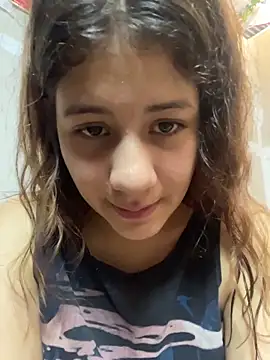 dakota021 (F teen) - Close up pussy
