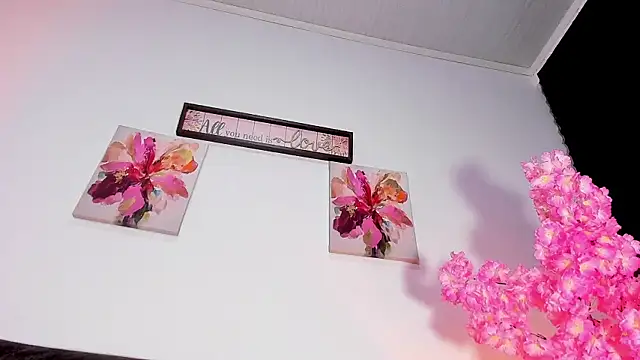 SagiraBelle webcam