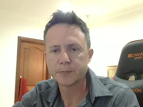TroyDieselXXX live sex cam