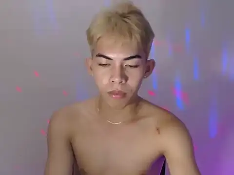 urhotsilverboy (Ask my age) - hard dick with 2minutes jerkoff