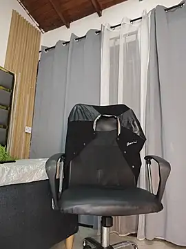 oliver_bigblack_cock (M young) - spit your dick