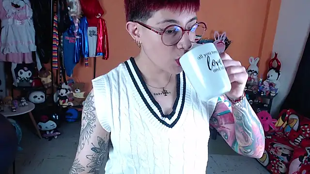 missmiia2 - MissMiia2's free webcam - UK Sex Cams