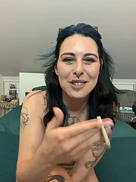 ladynocturne - LadyNocturne's free webcam - UK Sex Cams