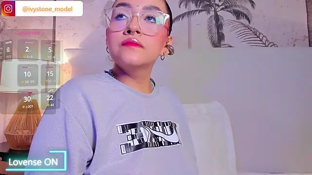 IvyStonne webcam
