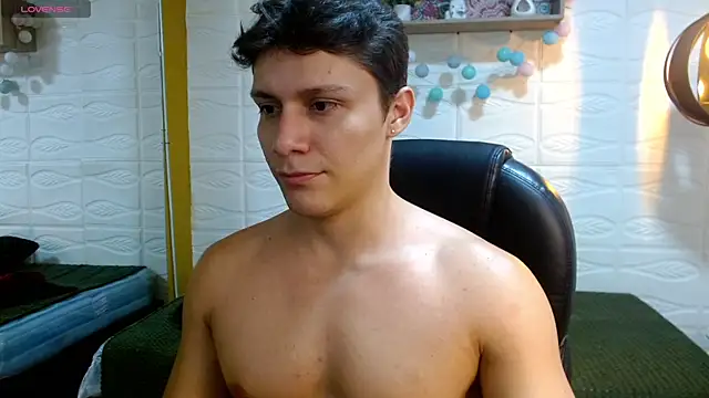 zayn_clausen - Zayn_clausen's free webcam - UK Sex Cams
