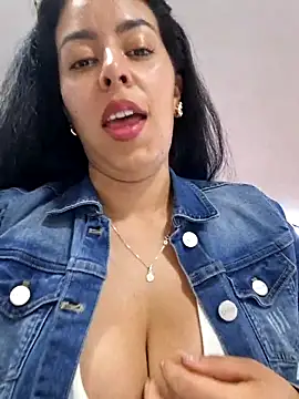 luianna - Luianna's free webcam - UK Sex Cams