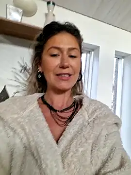 celynaross (Ask my age) - Ocean Squirt