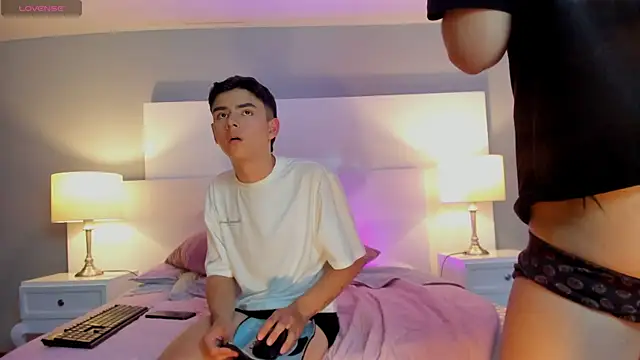 bratzboys (G twink) - Stroke your lover's cock