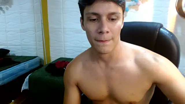zayn_clausen - Zayn_clausen's free webcam - UK Sex Cams