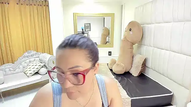 gaby_trent - Gaby_trent's free webcam - UK Sex Cams
