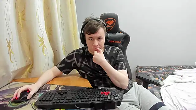 iliaskrislove - Iliaskrislove's free webcam - UK Sex Cams