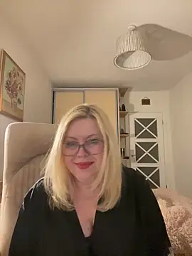 janielight53 - JanieLight53's free webcam - UK Sex Cams