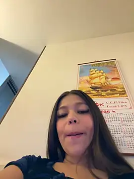 Alyshanon18 live sex cam