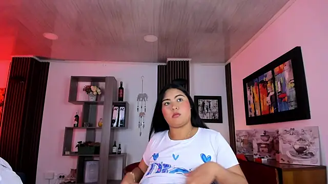 valentinanoir - ValentinaNoir's free webcam - UK Sex Cams