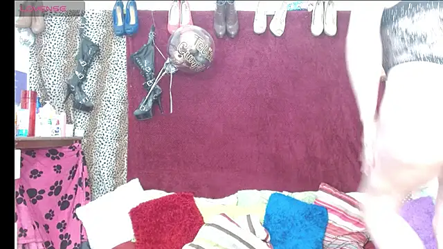 elena_evans webcam