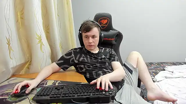 iliaskrislove - Iliaskrislove's free webcam - UK Sex Cams