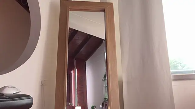 yandracelisofficial - Yandracelisofficial's free webcam - UK Sex Cams