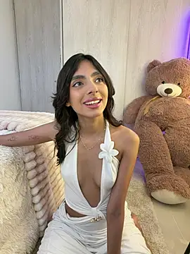 zaraluuv - ZaraLuuv's free webcam - UK Sex Cams
