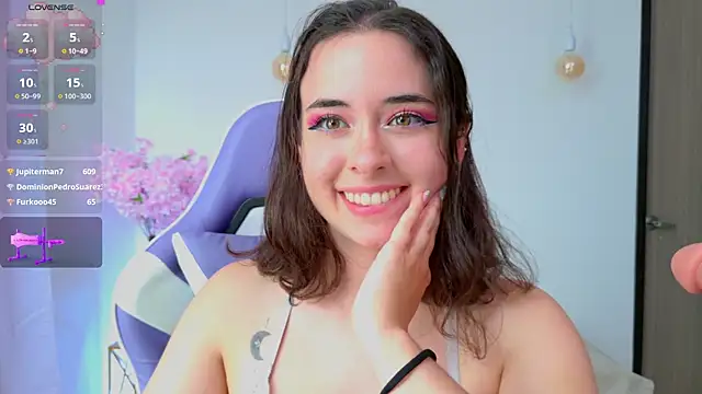 mia_wee - Mia_wee's free webcam - UK Sex Cams