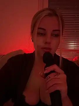 lisaxtra - Lisaxtra's free webcam - UK Sex Cams
