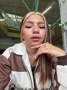 Isabella18_pink webcam