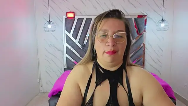 Watch MaylinRosse_ live on EroticFlix - High definition streams