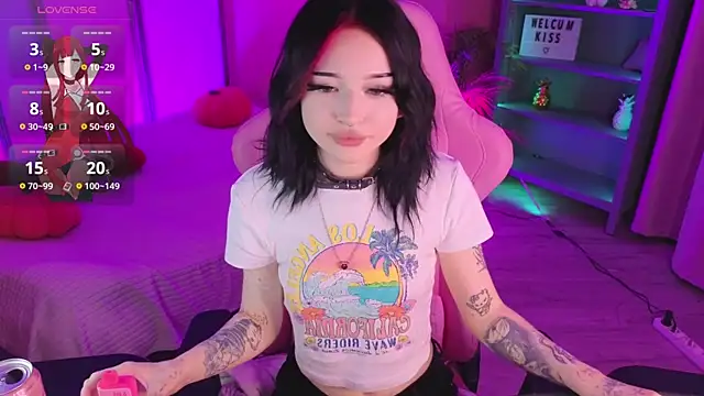 Emma_Kirks webcam