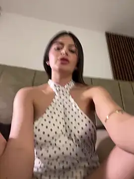 isabellacharm (F young) - First time make me squirt :devil::hideey