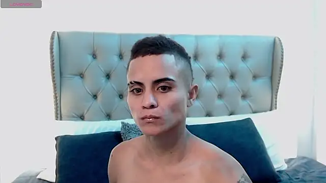 Liiamthompson webcam