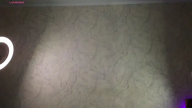 lovelly_molly1 (F young) - play with pussy