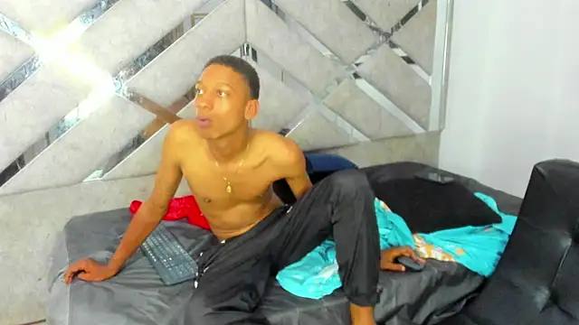 EvaxEmma live sex cam
