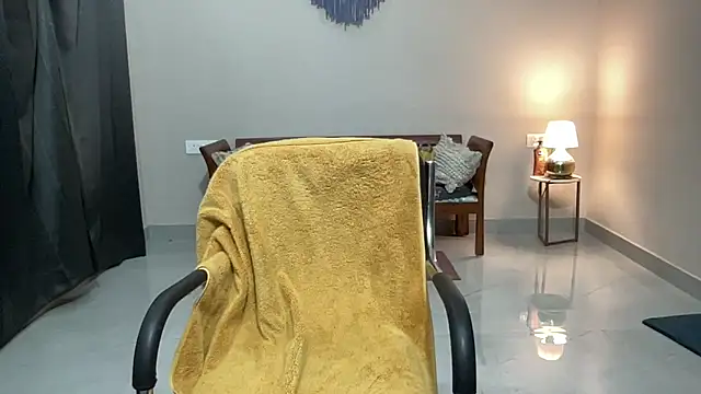 piyassi_divya (F young) - nude cat walk