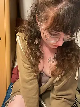 _foxygirl_ (F young) - PompinoFree boobs + lush control