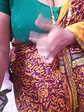 tamil_ammani (F milf) - Boobs show😜😜😝🥰🔥🔥🔥