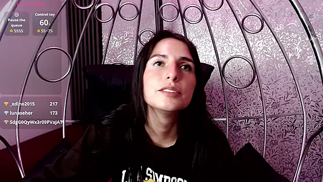 MiaVelasquez01