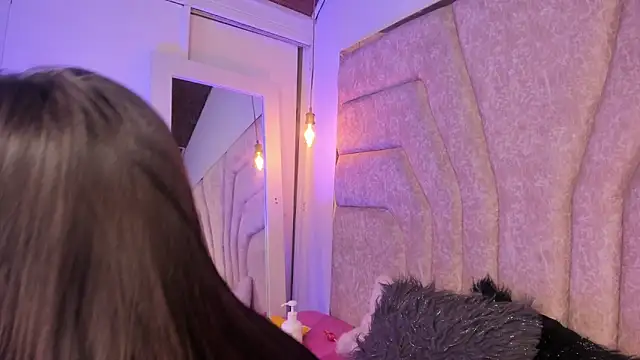 EmaJames25