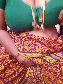 tamil_ammani (F milf) - Boobs show😜😜😝🥰🔥🔥🔥