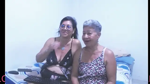 sexycristina_2 - Sexycristina_2's free webcam - UK Sex Cams