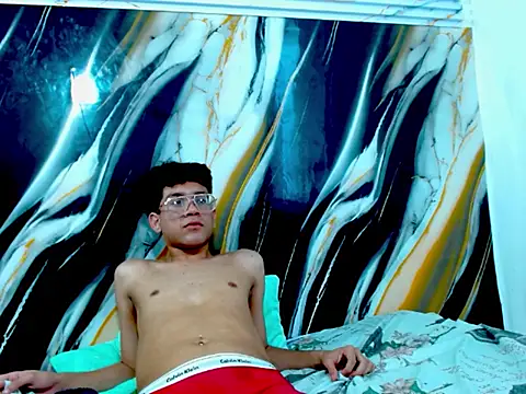 layan_femboy - LAYAN_FEMBOY's free webcam - UK Sex Cams