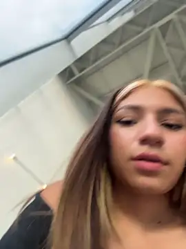 Isabella18_pink webcam