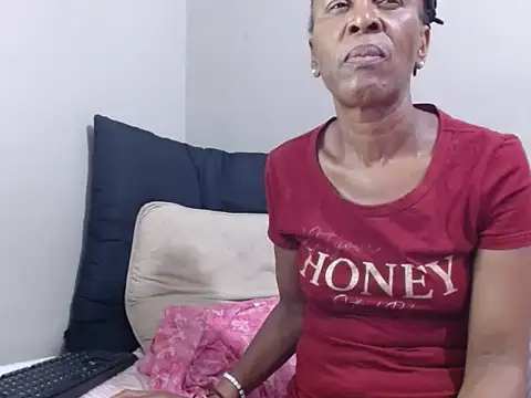 ebonysweetcougar - Ebonysweetcougar's free webcam - UK Sex Cams