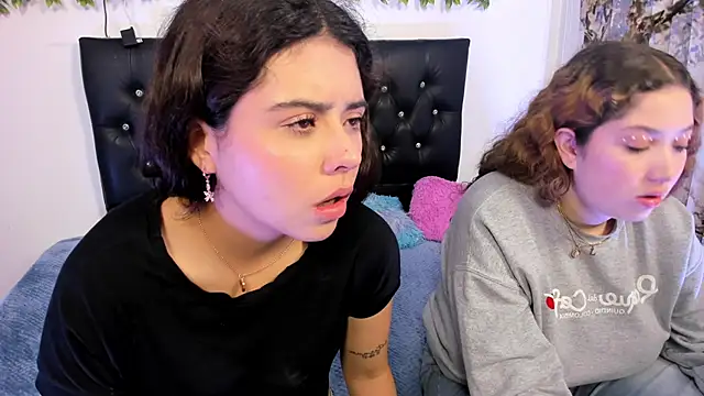 valeria_and_zoe webcam