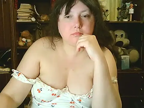 CarrieQPeach webcam