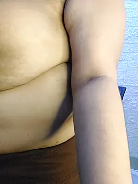 adiba_2 (F milf) - Boobs oil