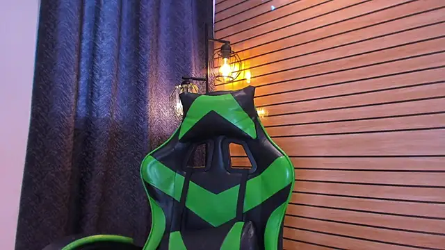 thebatmansion - TheBatMansion's free webcam - UK Sex Cams
