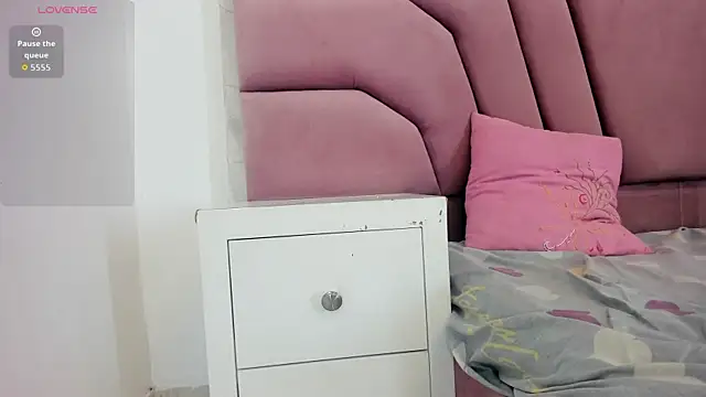 miajhonsonx - Miajhonsonx's free webcam - UK Sex Cams