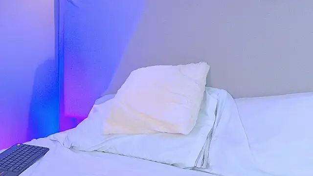 NaomiKlarc