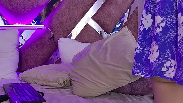 AmmyJones_ webcam