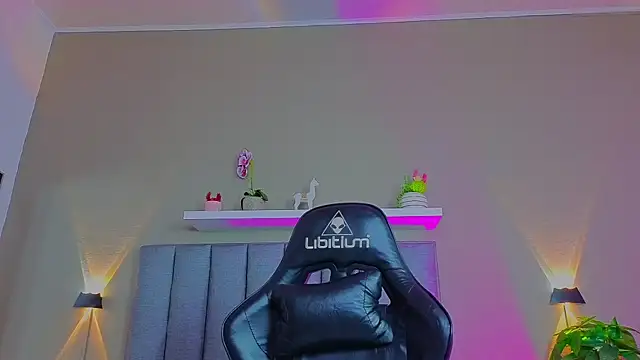 angelica_dymond