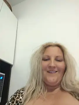 Divineblond webcam